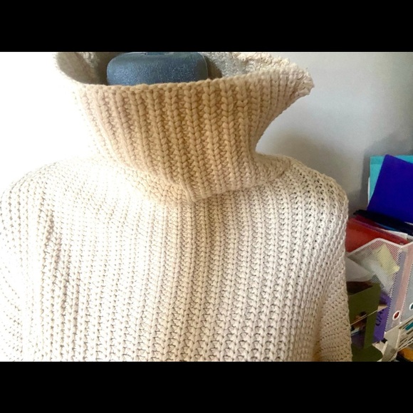 FREE PEOPLE Oversize COTTON BLEND RIB KNIT SWEATER-SzM/ Funnel neck NWT -GIFT!🎁 - Picture 3 of 9